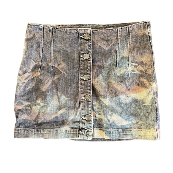 WILDFOX Denim Tie Dye Jean Mini Skirt Button Down Front Size 26 - Picture 1 of 8